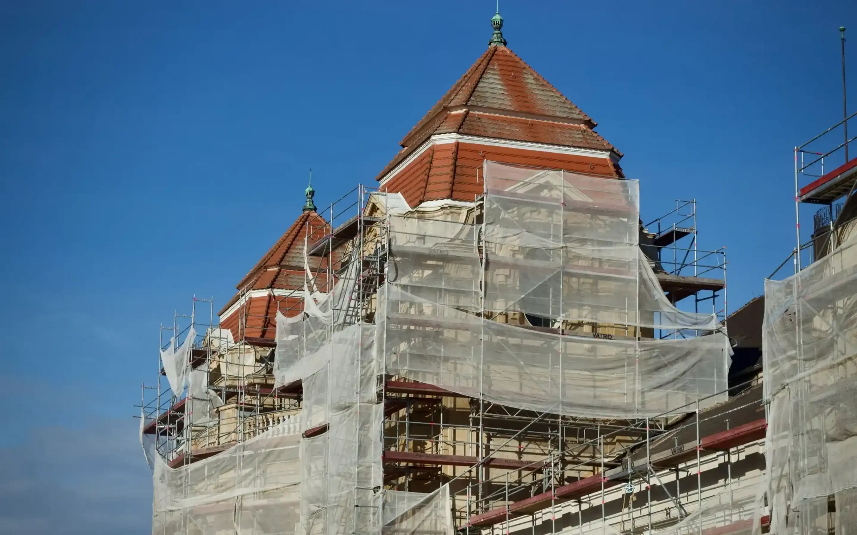 Façade française en cours de rénovation